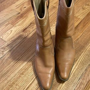 WESLEY cowboy boots  size 61/2